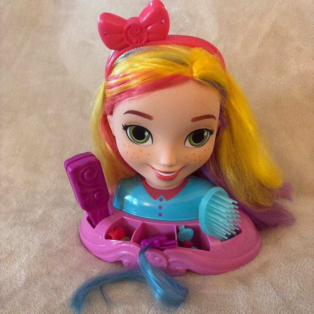 SUNNY DAY STYLING HEAD for Age 3+ Years